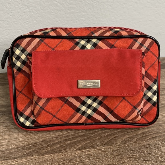 ❤️❤️Sold❤️❤️Burberry blue label canvas beltbag/body bag - Picture 4 of 16